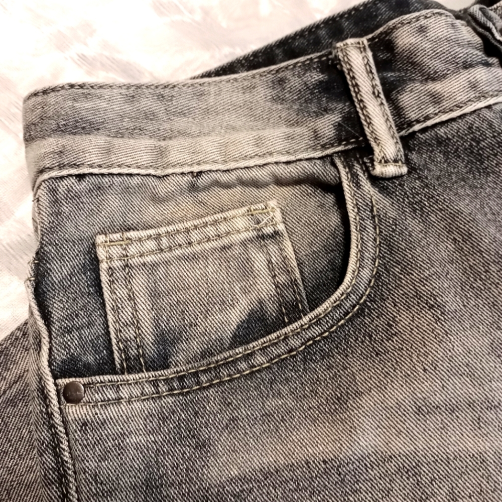 Jeans - Picture 3 of 6